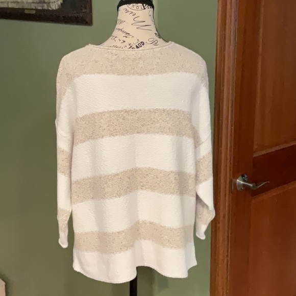 Striped Beige and White Women's Tunic Top Size Small Tall - Picture 3 of 6